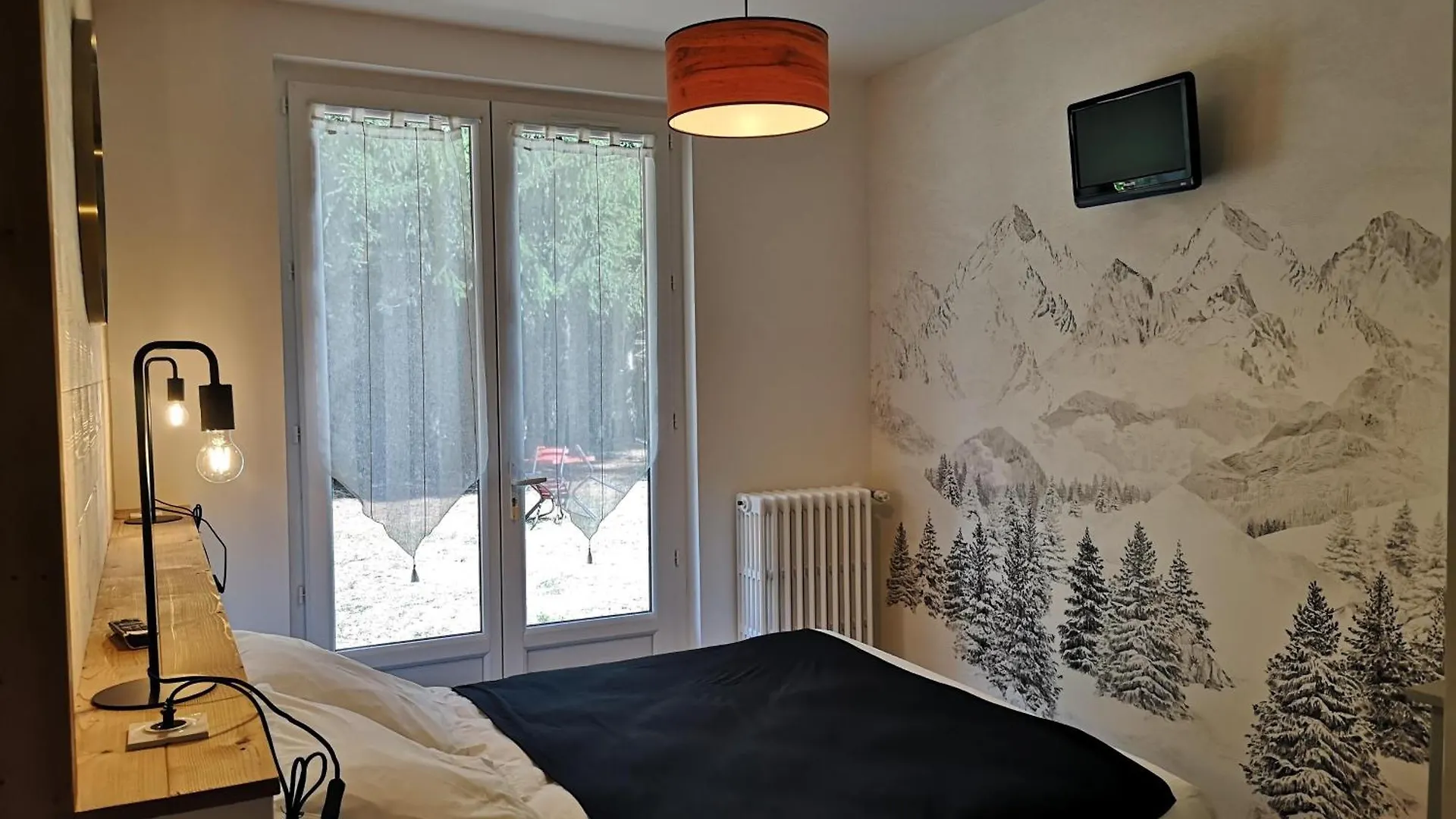 Le Relais D'Avajan Bed and Breakfast 0*, Avajan Frankrike